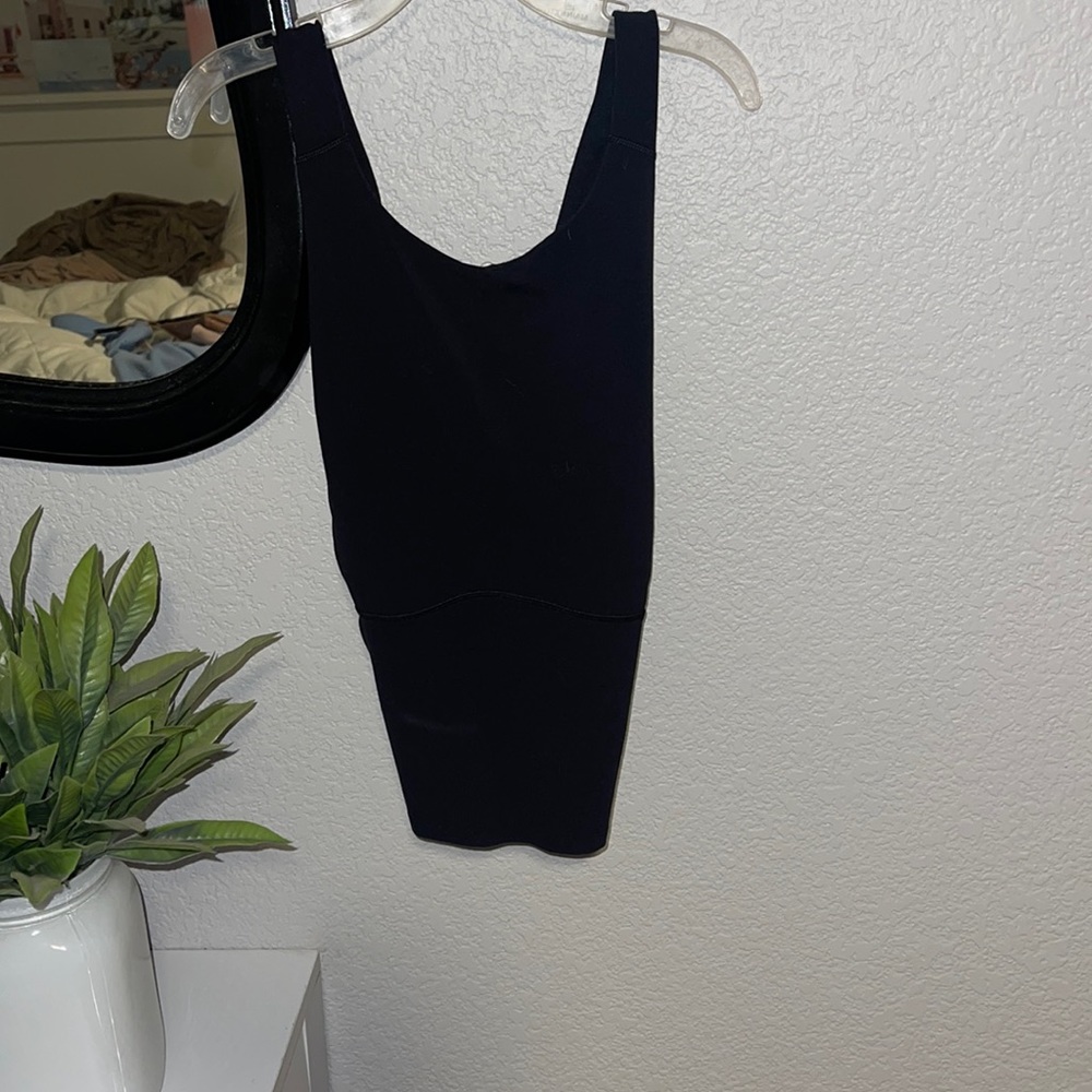 lululemon black tank top